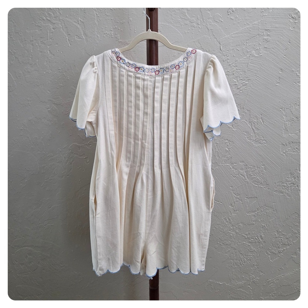 R95. Women's Embroidered‎ Scalloped Romper - Picture 2 of 5